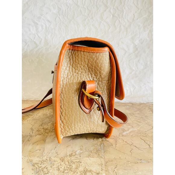 Vtg DOONEY and BOURKE AWL buckle crossbody/shoulder bag square shape and wallet - Picture 5 of 10